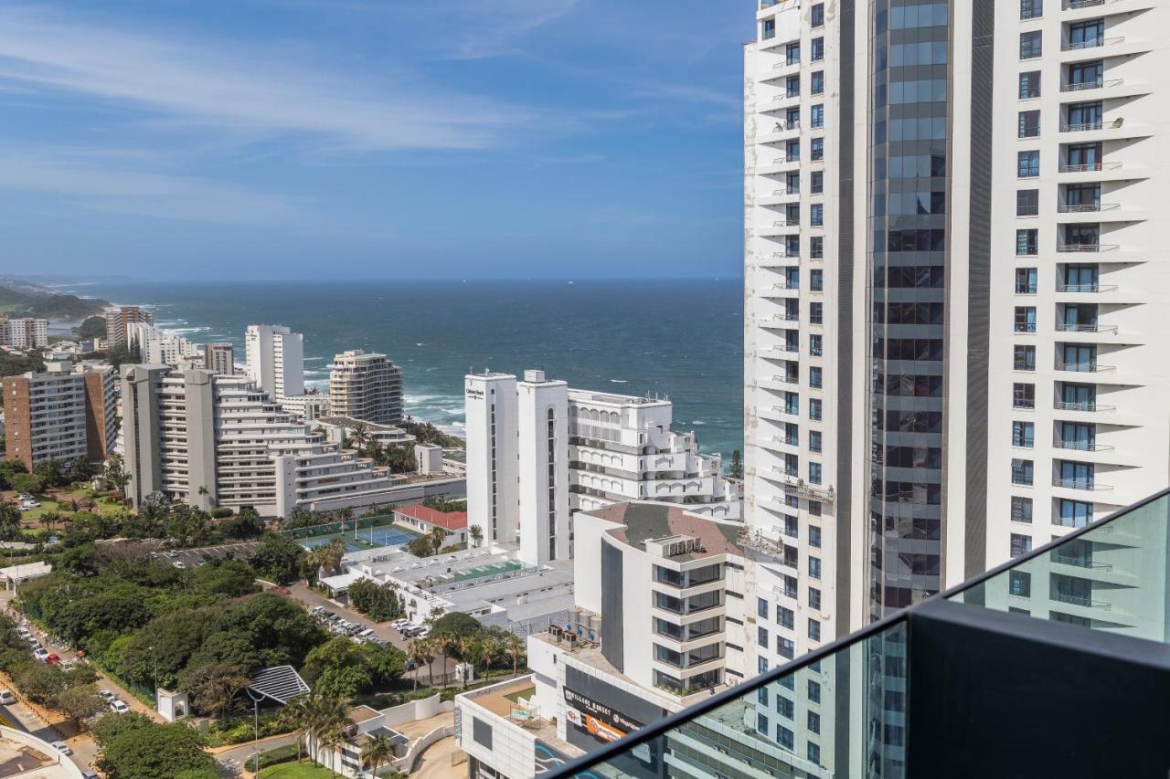 2202 Oceans Apartment - by Stay in Umhlanga - Bed and Breakfast Durban