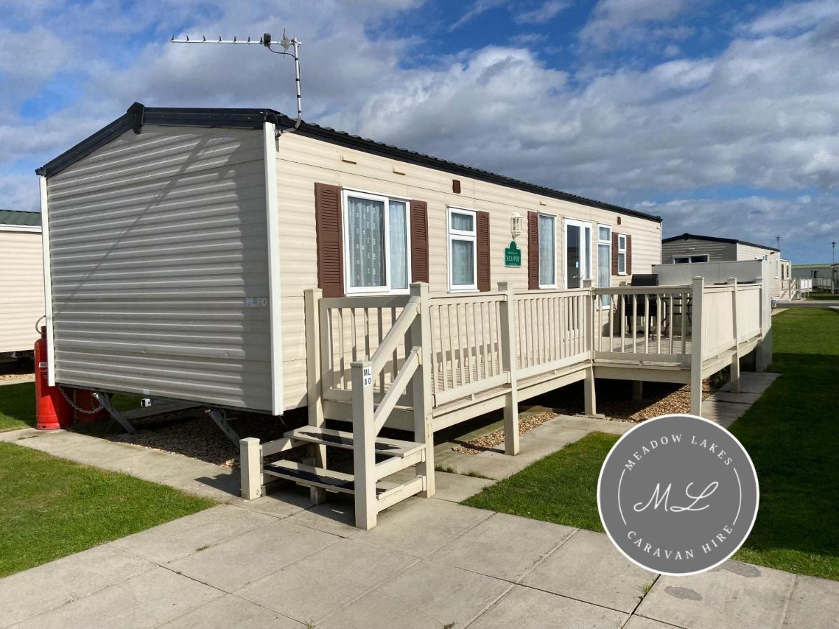 Meadow Lakes 80 - Golden Palm - Central Heating, WiFi, pet friendly, bed linen - Meadow Lakes Caravan & Lodge Hire - B&B