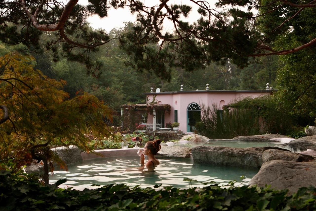 Relais La Foleia - Luxury Villa with private lake - B&B Veruno