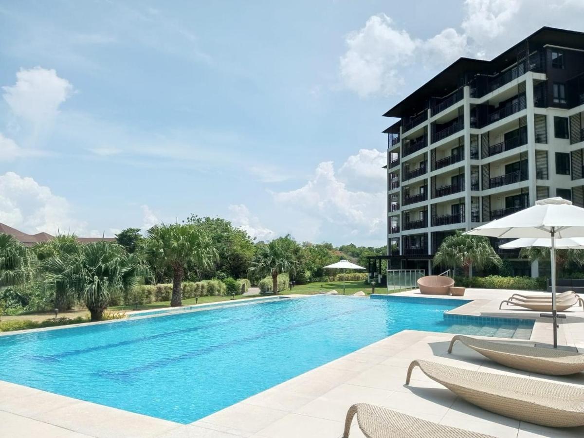 Sea Breeze Verandas at Anvaya Cove Penthouse Unit with Complete Sea View - Chambres d’hôtes