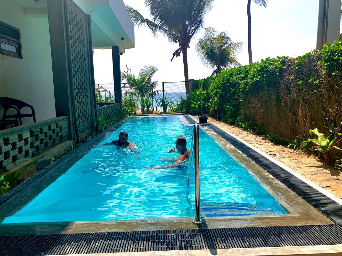 Mirage Beach House at Morava Court - Ferienwohnung Hikkaduwa