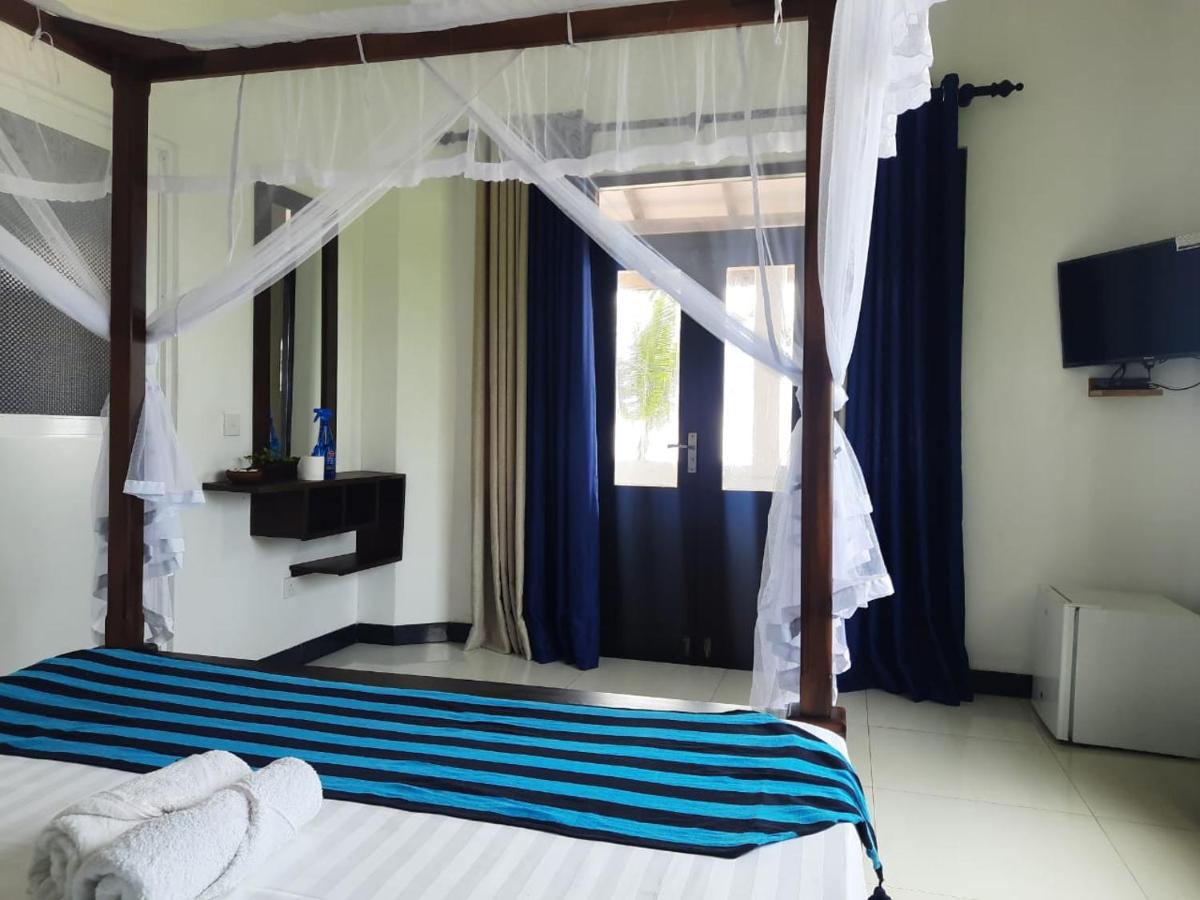 Deluxe Double Room with Balcony and Sea View