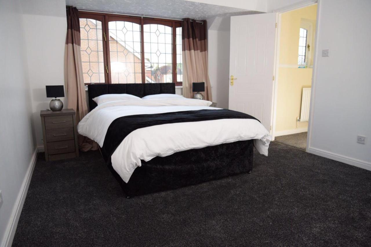 The Kyoto House - Four Spacious Cosy Bedrooms I Netflix & Large Rooms - Bed and Breakfast