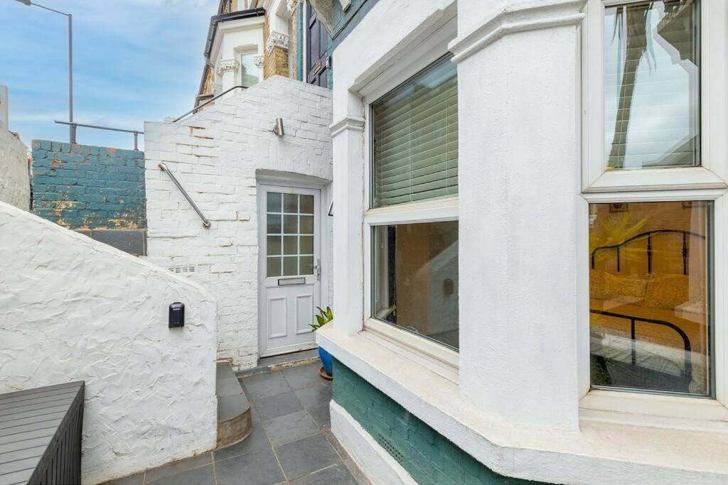Lovely West London Entire Apartment - Ferienwohnung