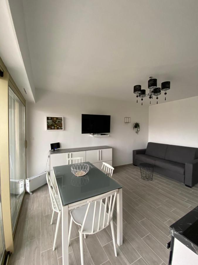 Superbe appartement rénové à neuf à 100m de la mer - Chambres d’hôtes Juan-les-Pins