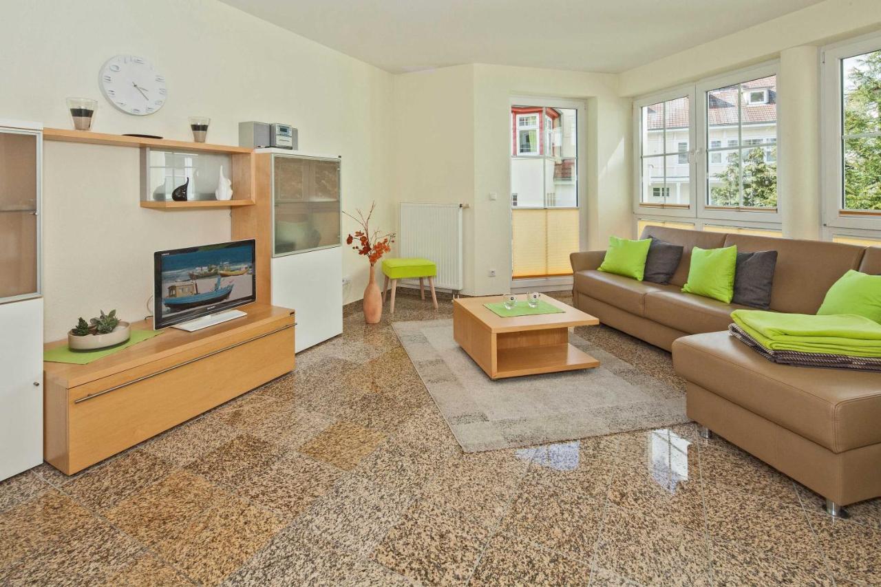 One-Bedroom Apartment with Balcony