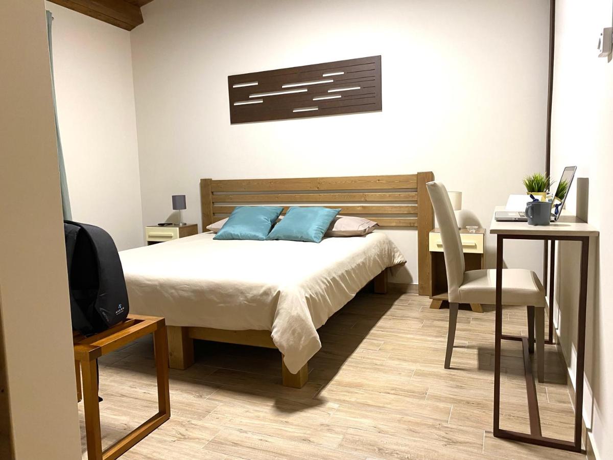 Doppel- oder Zweibettzimmer