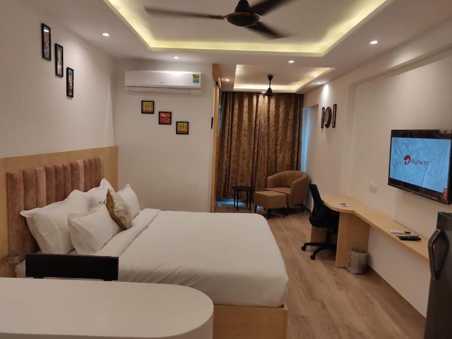 B&B Jaipur - Lovely Studio apartment 1-bedroom with small kitchen and pool - Bed and Breakfast Jaipur