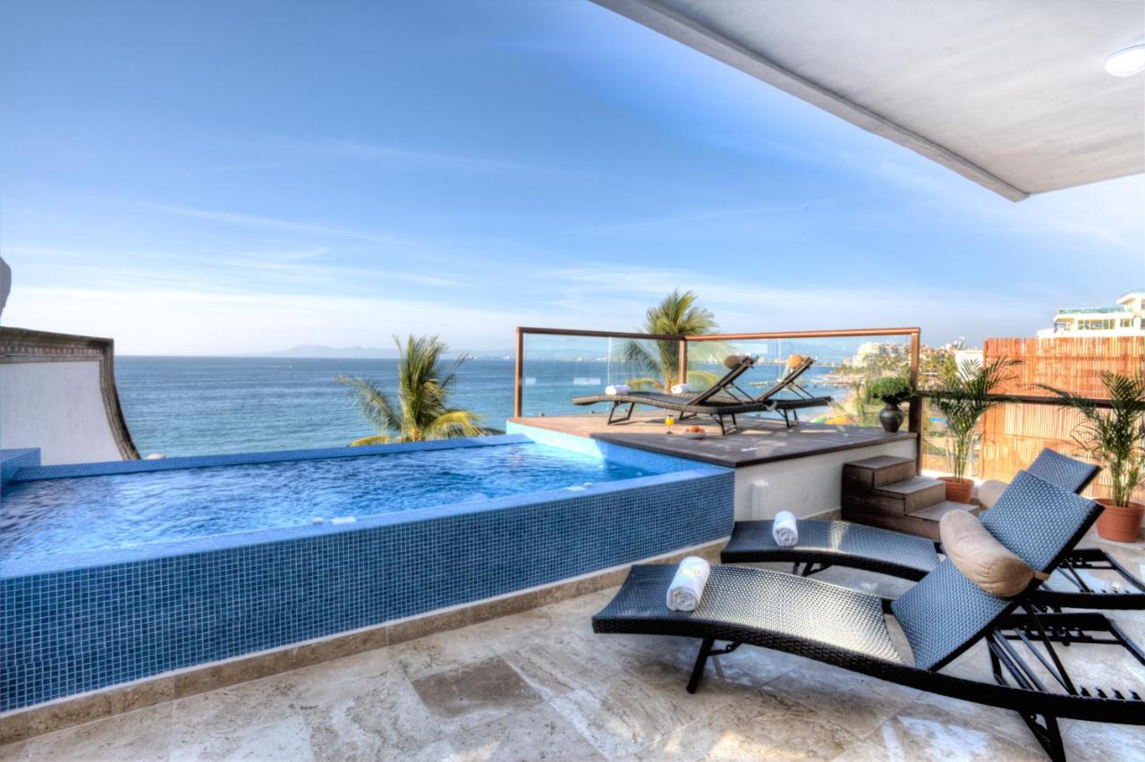 Vallarta Shores Beach Hotel - Bed and Breakfast Puerto Vallarta