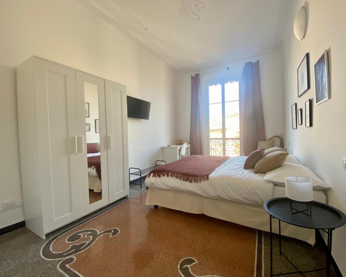 Doppel-/Zweibettzimmer mit Gemeinschaftsbad