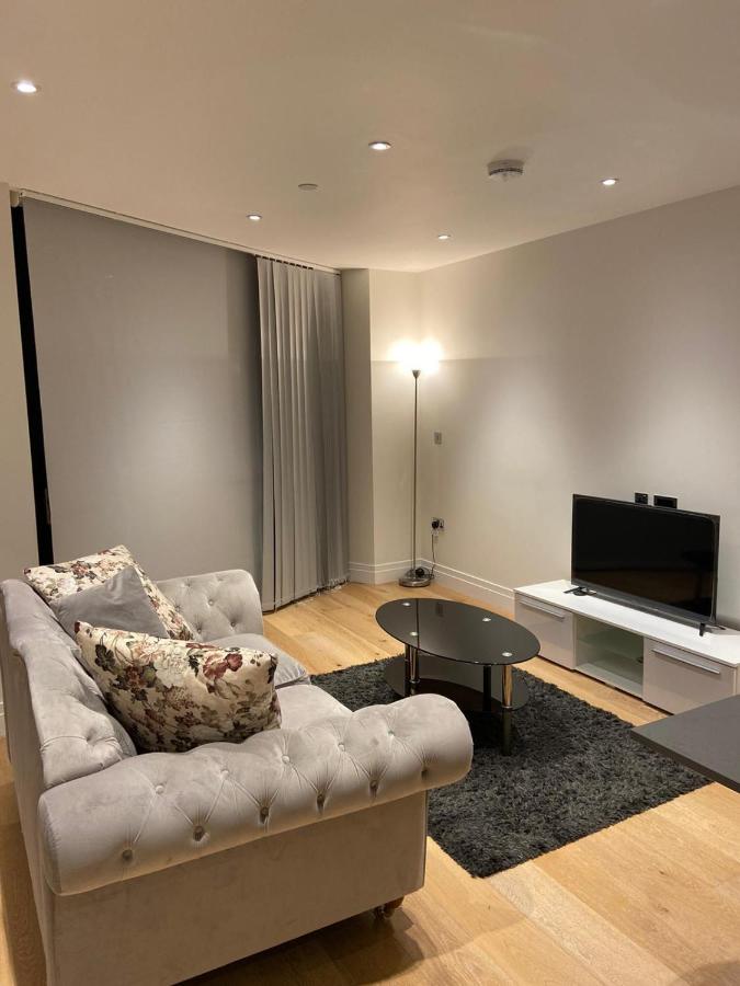 Studio come 1 Bed flat in Vauxhall next to Battersea - B&B London