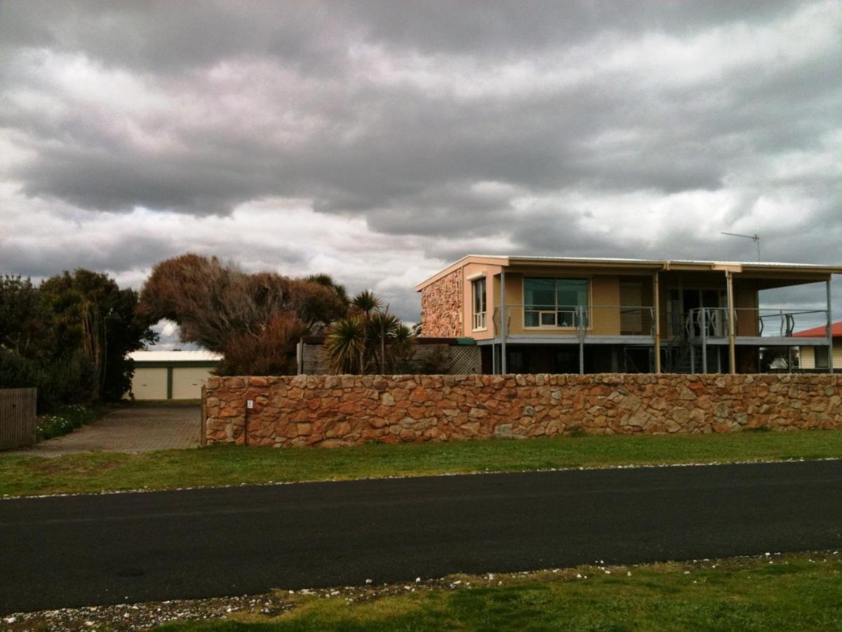 Clarendon Chalets - B&B