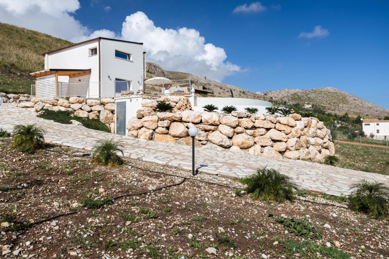 Villa vista mare con piscina a Sarmuci - Chambres d'hôtes Castellammare del Golfo