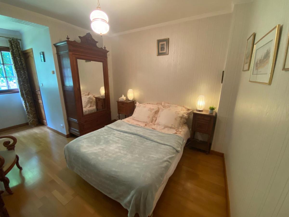Habitación Doble con aseo compartido
