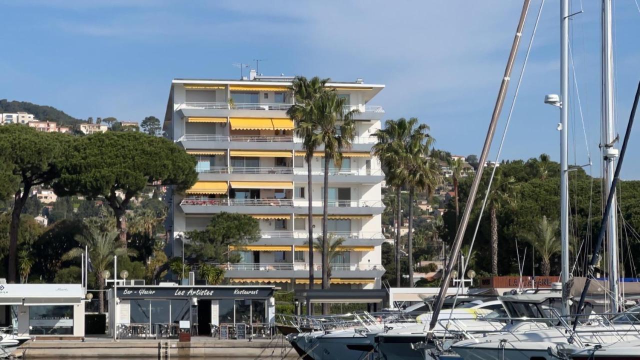 Seafront - beautiful flat with aircon and comfortable loggia - B&B
