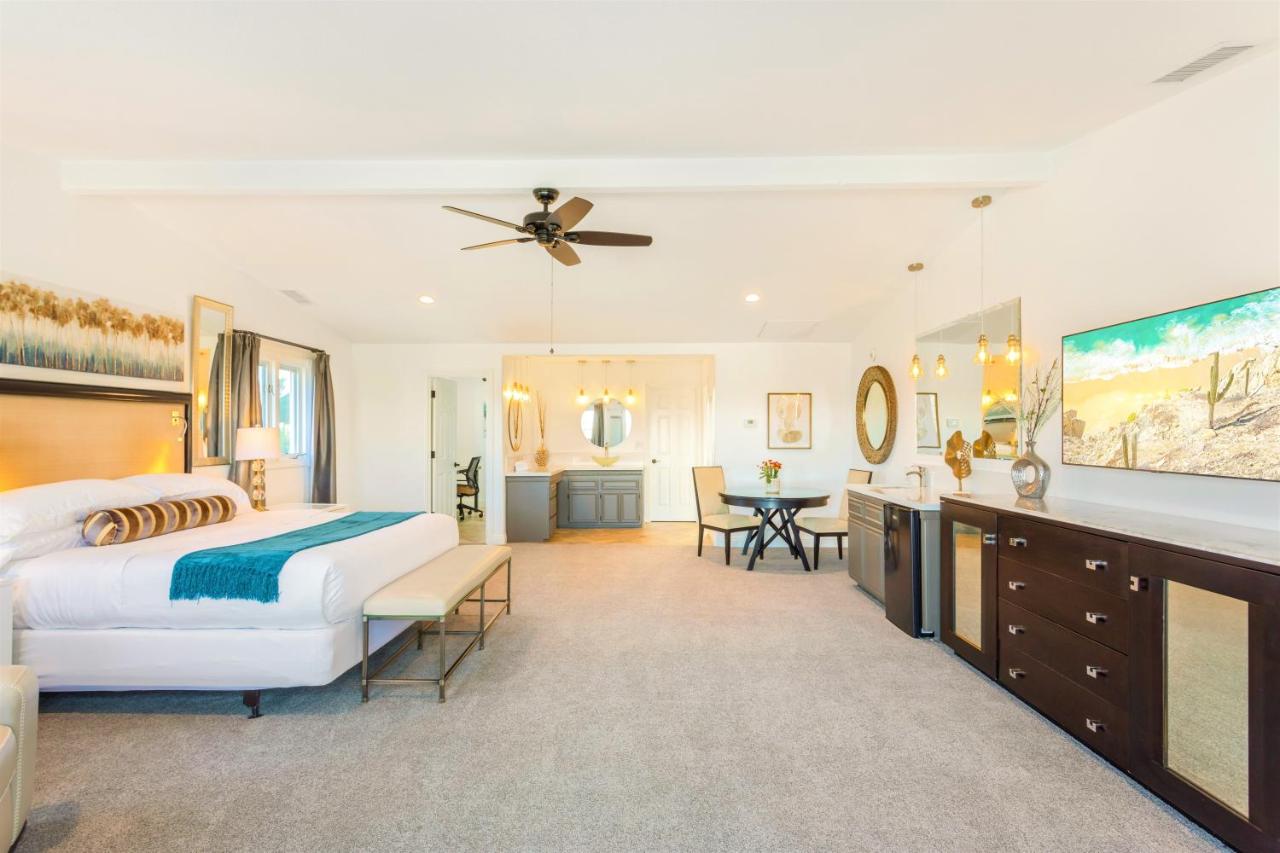Deluxe King Suite