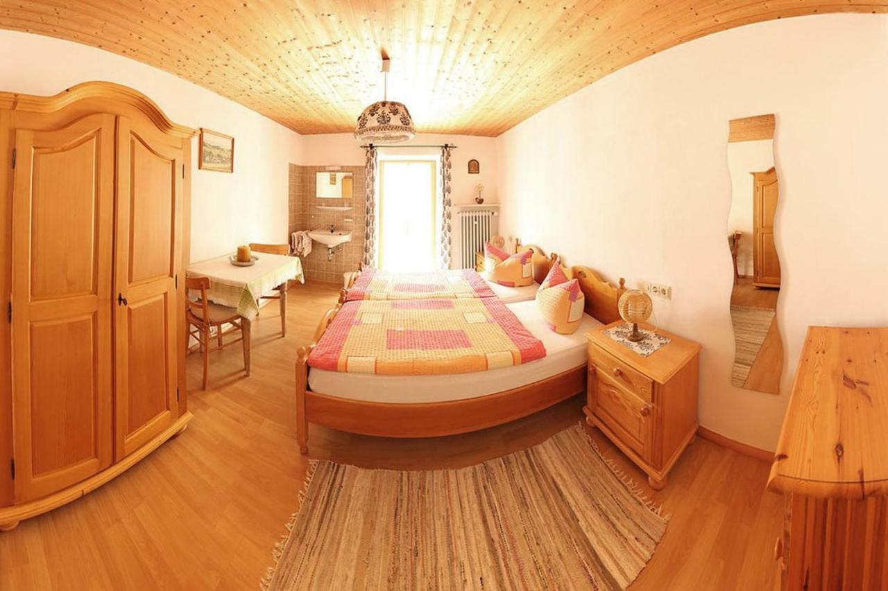 Doppelzimmer mit eigenem externen Bad