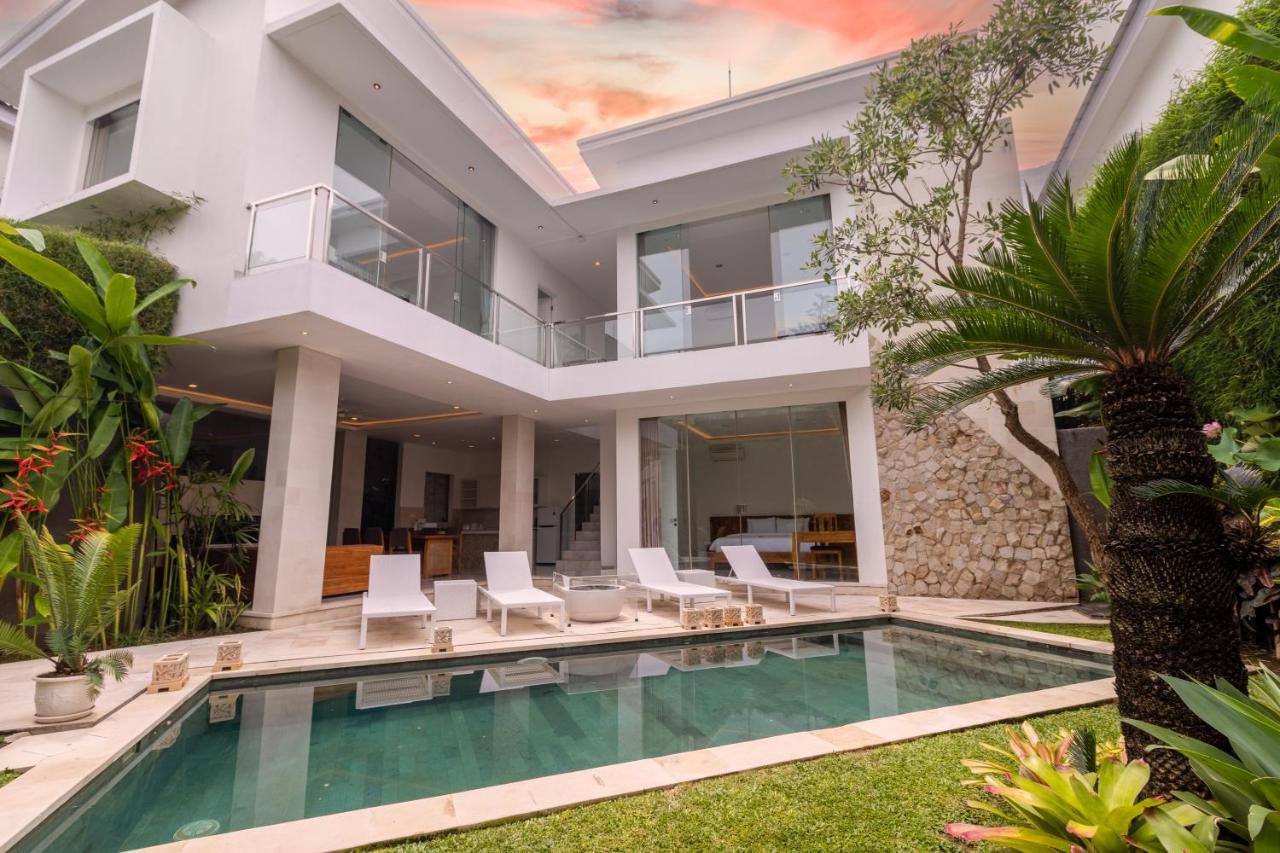Villa Kusamakura Seminyak - B&B Seminyak