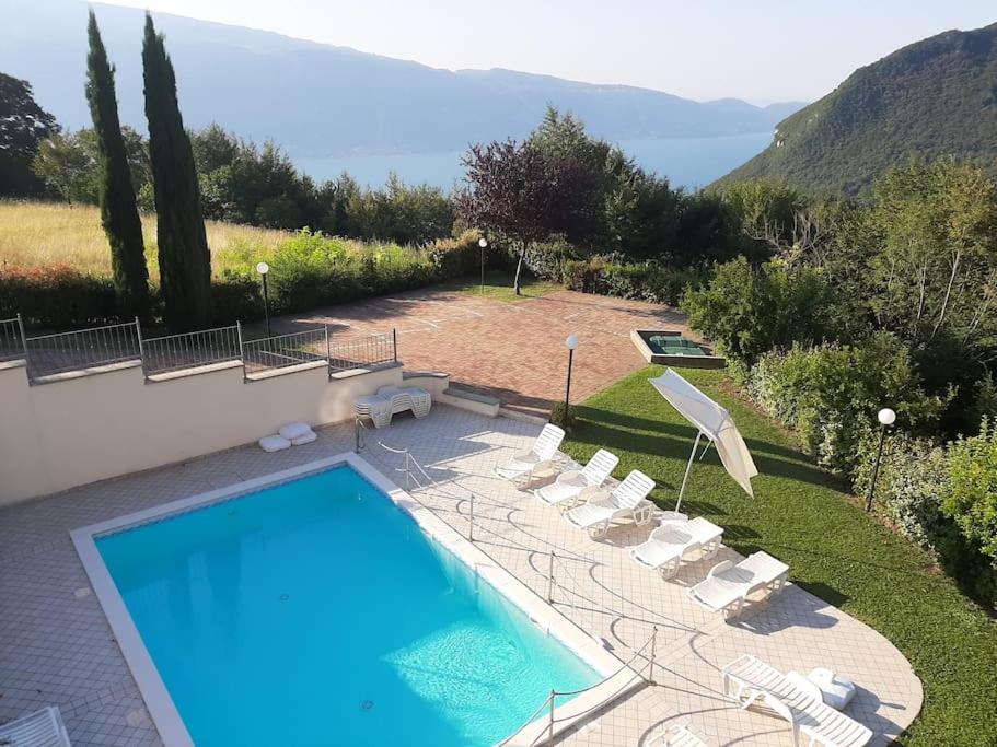Ferienwohnung am Gardasee in Tignale, Pool, Seesicht, WLAN kostenlos - B&B