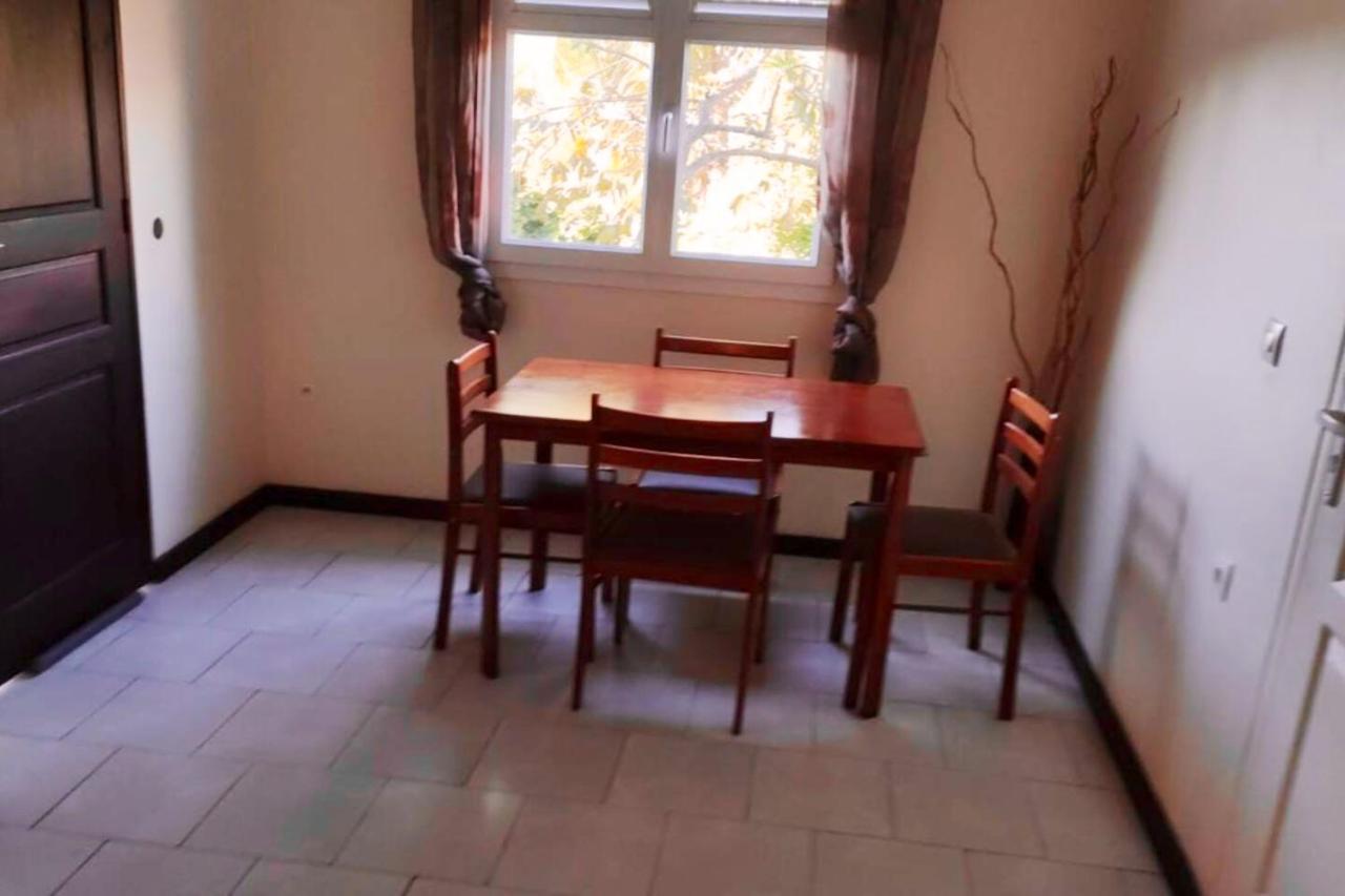 Belle villa avec piscine privée à Le Carbet - B&B
