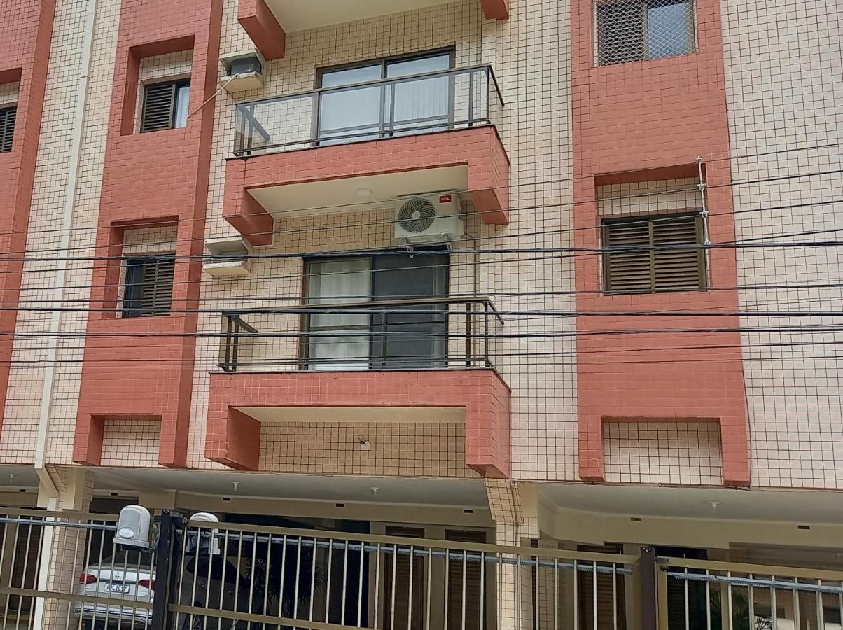 Apartamento Climatizado a 150 Metros da Praia - B&B Ubatuba