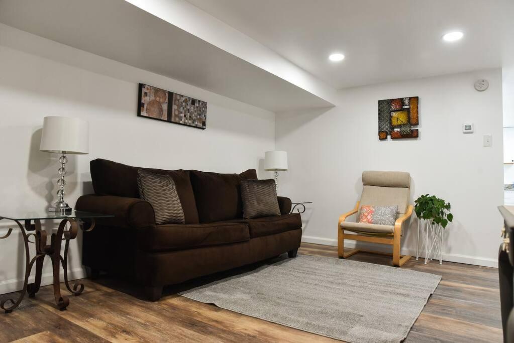 Cozy Mount Washington Home with Parking-Sleeps 4 - Chambres d’hôtes