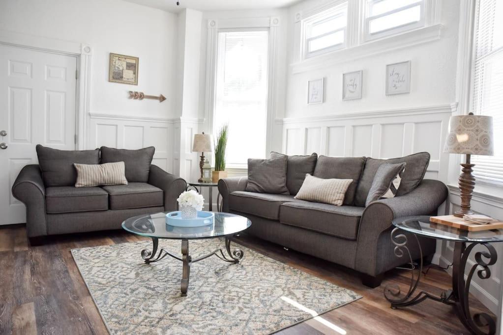Perfect Pittsburgh Home Close To City & Airport - B&B Pittsburgh