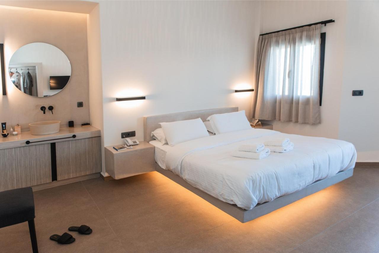 Deluxe Suite met Panoramisch Uitzicht op Zee en Hot Tub Buiten