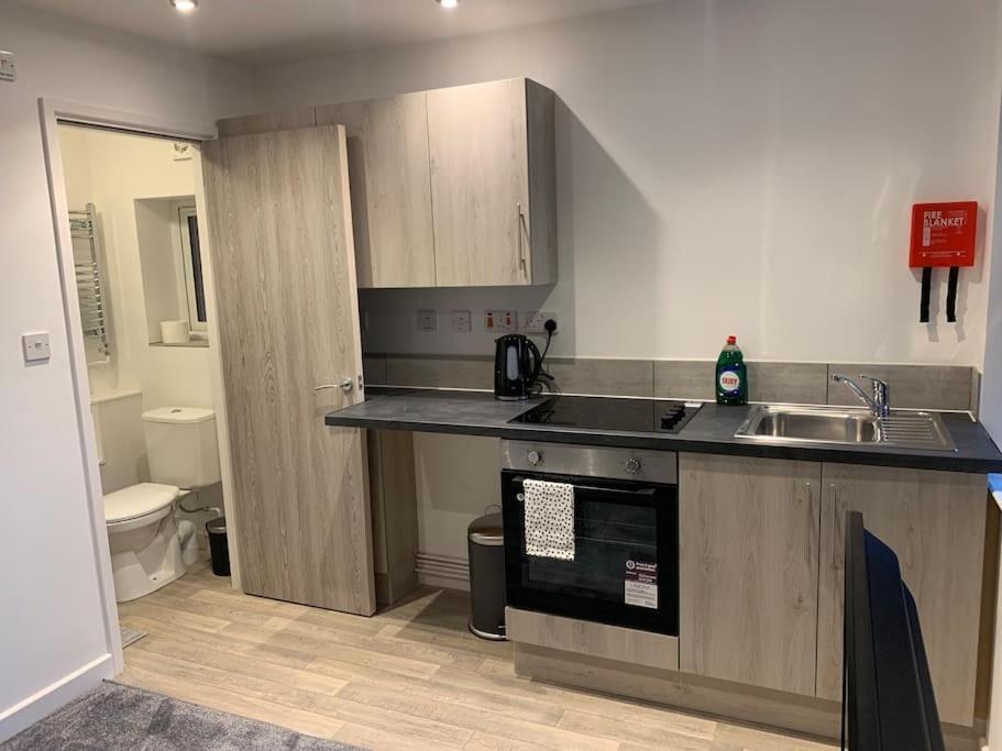 4. Immaculate 2 Bedroom Flat - B&B