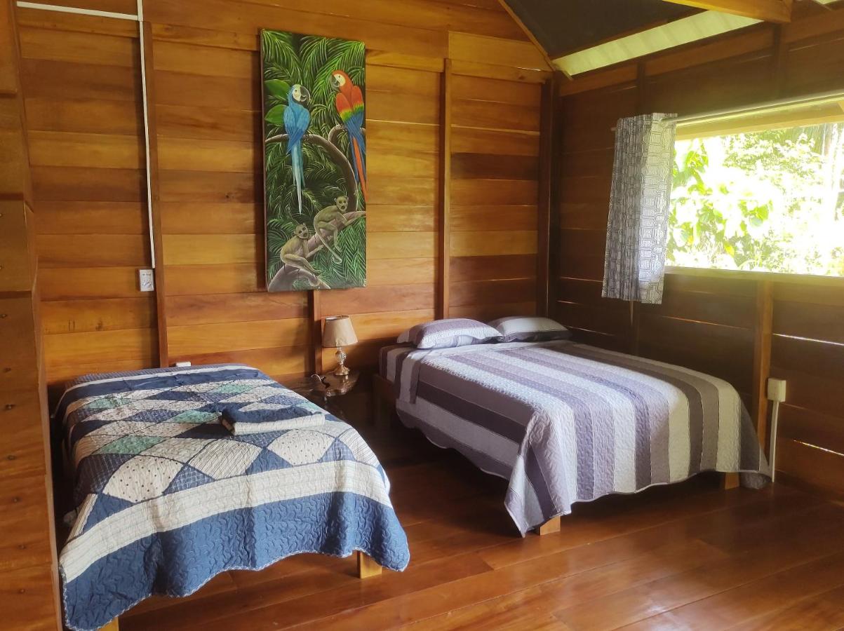 Driepersoonskamer met Eigen Badkamer