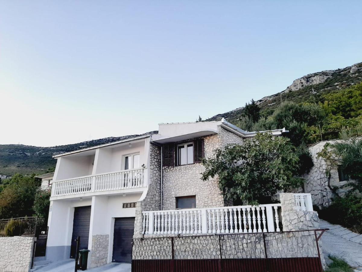 Apartment Natali - B&B Kaštel Stari