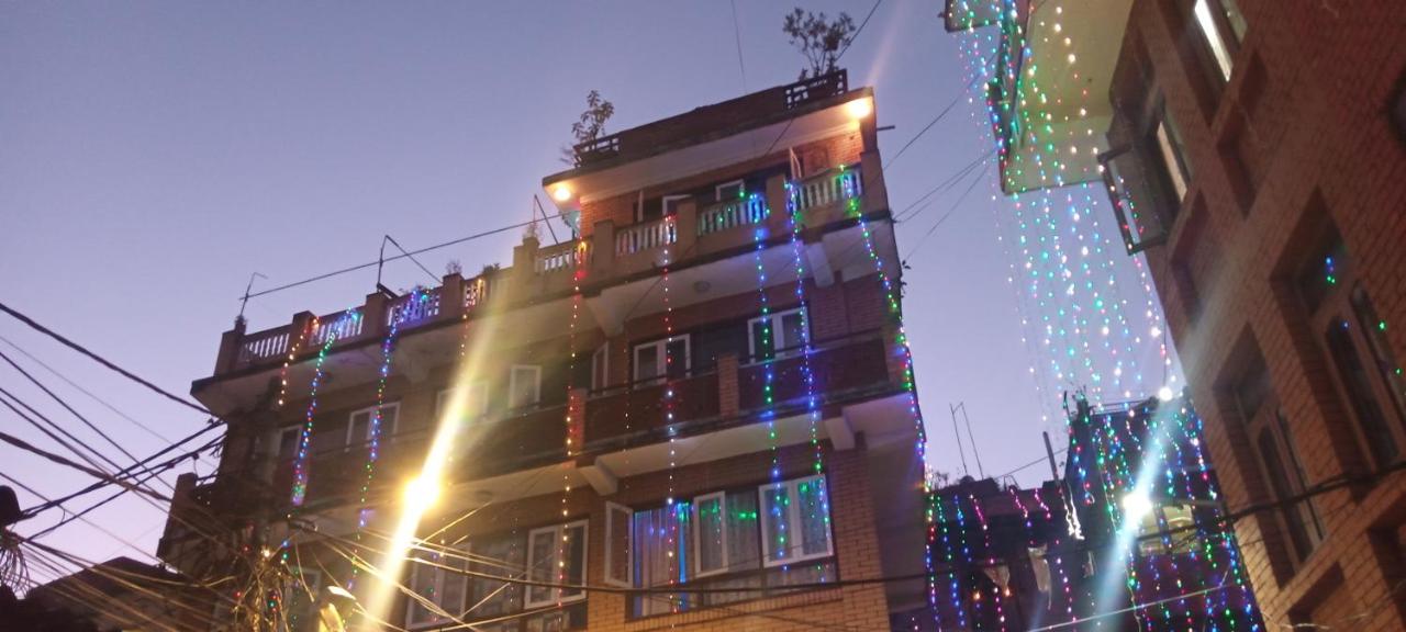 Laxmi Homestay with main square view - B&B