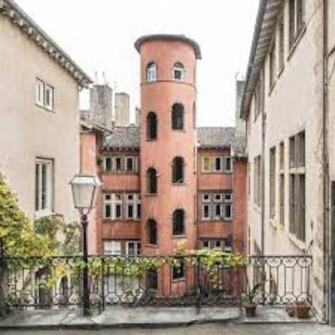 Pépite rare 8 personnes au cœur battant du Vieux Lyon - B&B Lione
