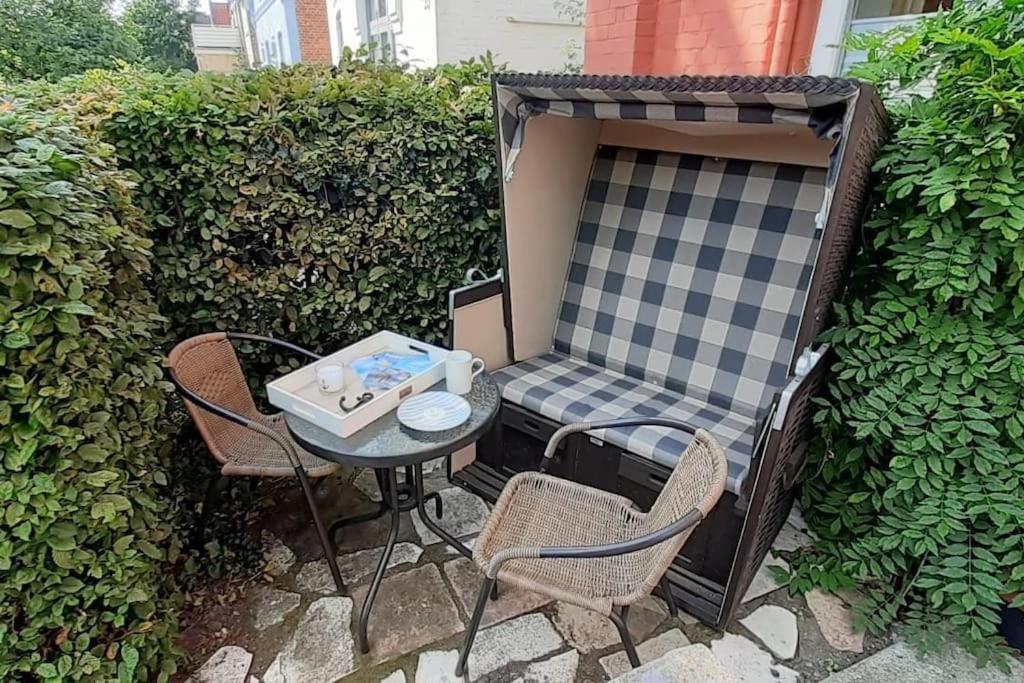 Ahoi Husum, anlegen und wohlfühlen - B&B Husum