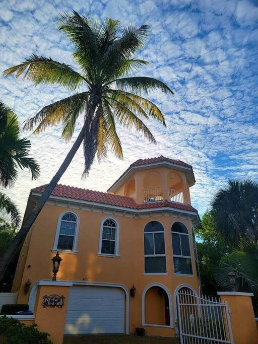 Calico AMI - Tropical Heated Pool - Steps to Beach - Family Friendly - B&B Holmes Beach