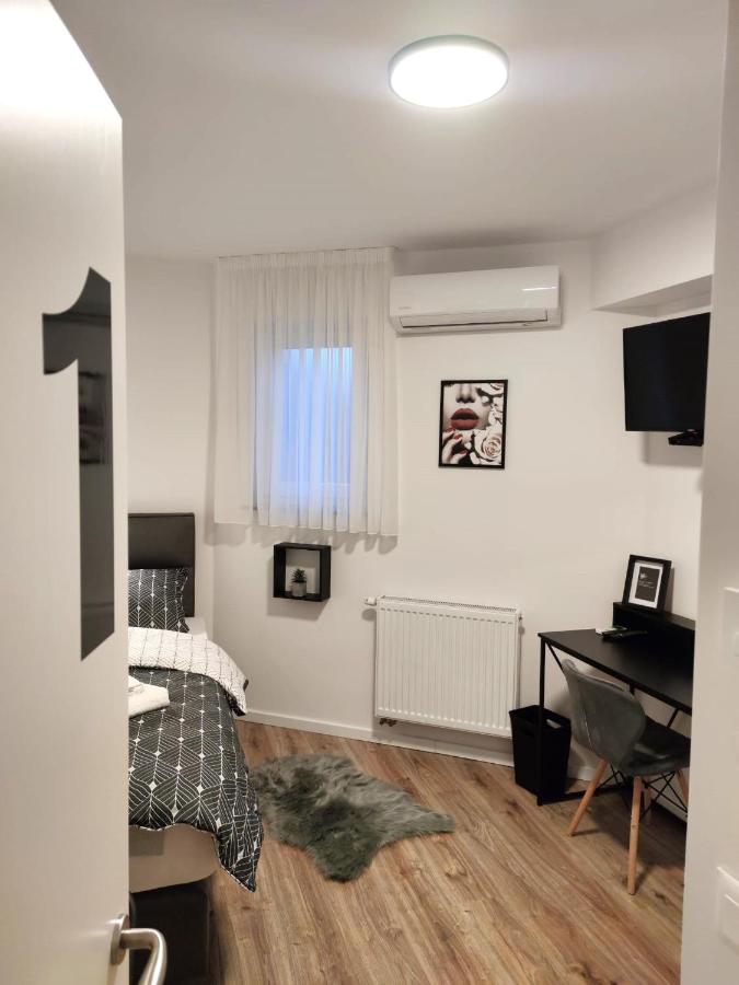 B&B Zagreb - LaRoom - Free Parking - Bed and Breakfast Zagreb