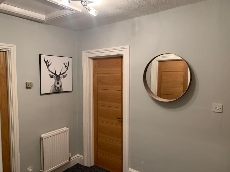 Fantastic Large 2 X Bedroom Flat, Free Parking - B&B