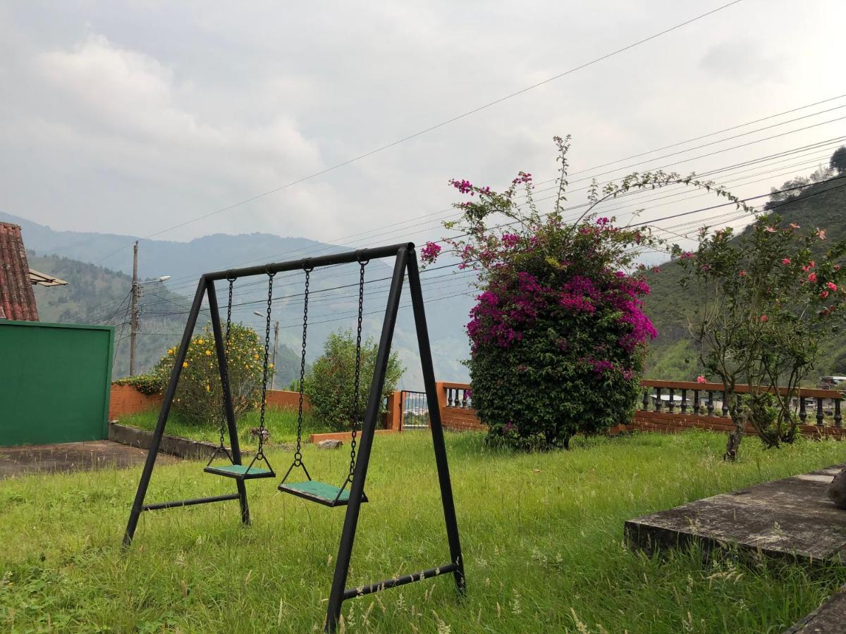 Mountain Chalet - Tungurahua Hot Springs/Aguas Termales - B&B Baños
