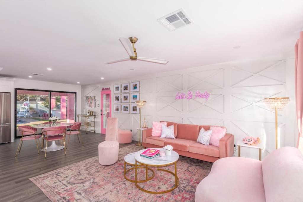 Scottsdoll Dreamhouse Walk to Old Town NEW - B&B Scottsdale