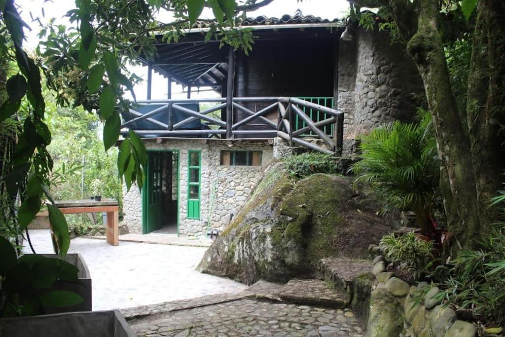 B&B Cali - Chalet a orillas del rio Pance - Bed and Breakfast Cali