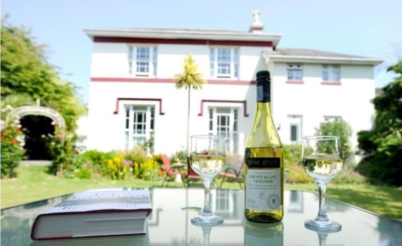 B&B Torquay - Rose Court Holiday Apartments - Bed and Breakfast Torquay