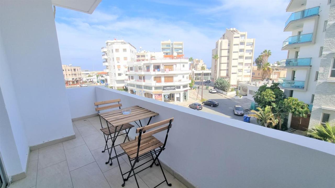 Comfy and Exquisite ROOMS in a Shared 3BR Apartment Near Main Harbor, City Center - B&B