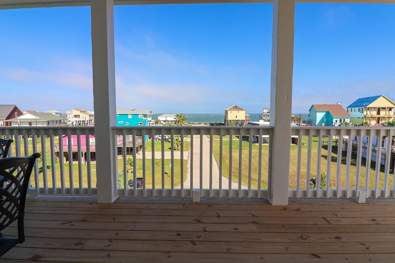 Hot Tub Gulf Views Fireplace BRAND NEW Beach Home in Treasure Island - Chambres d'hôtes Freeport