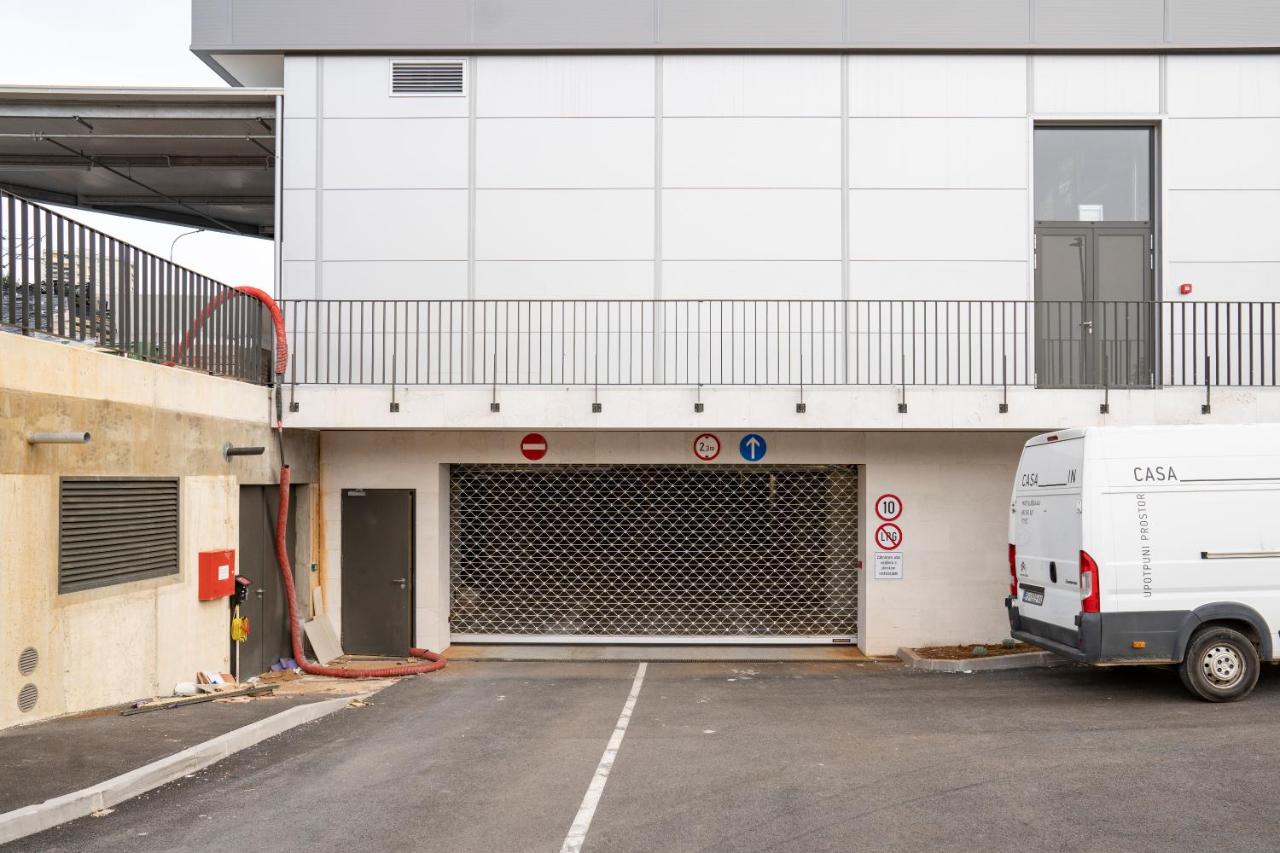 Mannequin - Contemporary apartment with garage, sea view and fast WiFi - B&B Rijeka