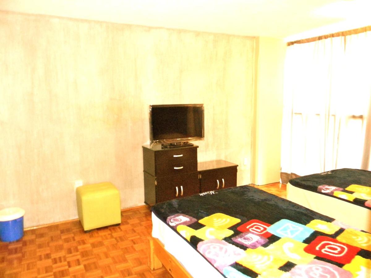 Club Twin Room with Shared Bathroom