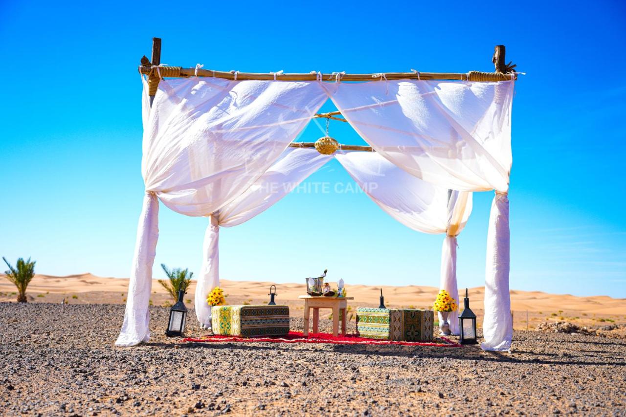 The White Camp Merzouga - Official Luxury Desert Camp & Camel Tours - Chambres d’hôtes Merzouga