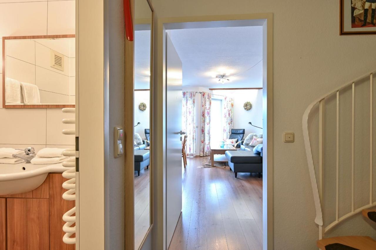 Apartment with Mountain View