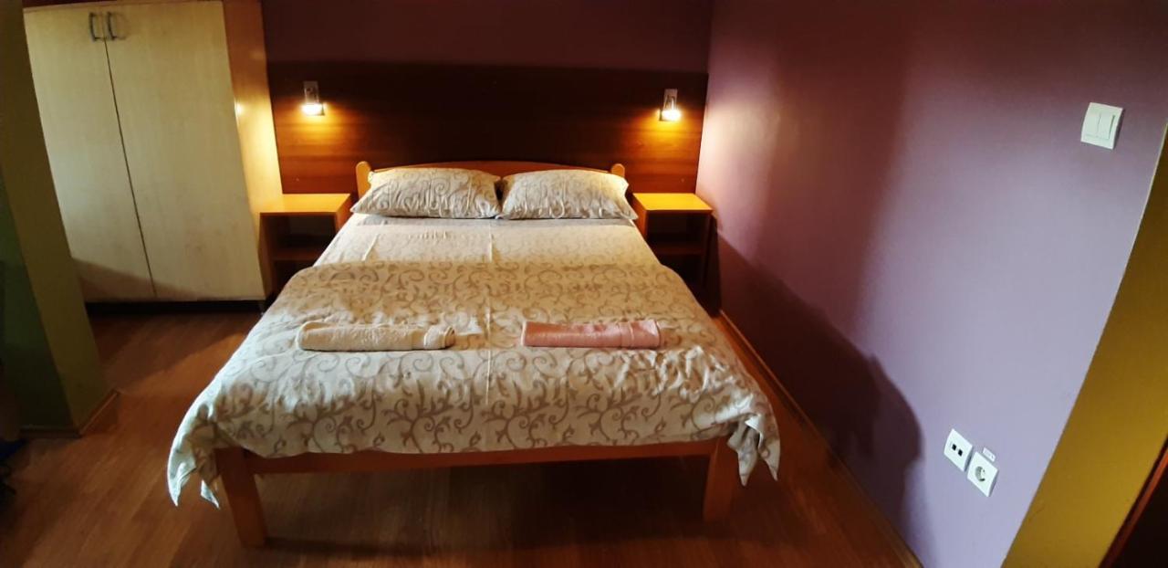 Rosso Apartments 2 - B&B
