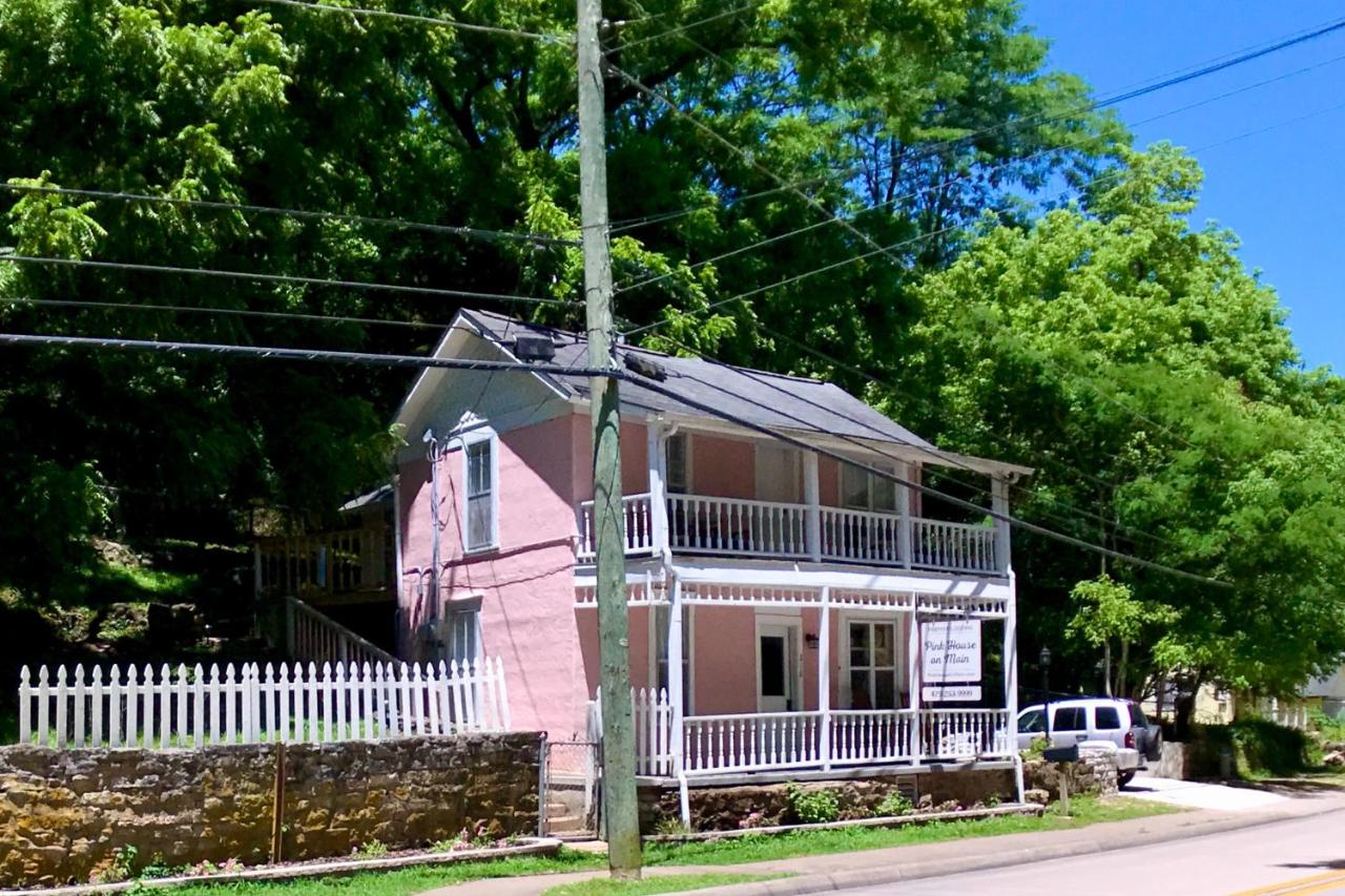 The Pink House on Main - Lower - B&B