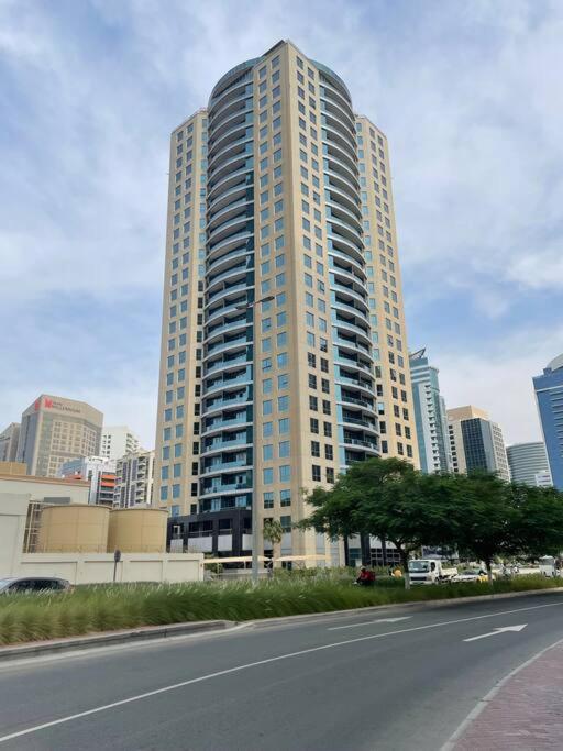 A lovely Studio in Tecom Next to the Metro Station - Ferienwohnung Dubai